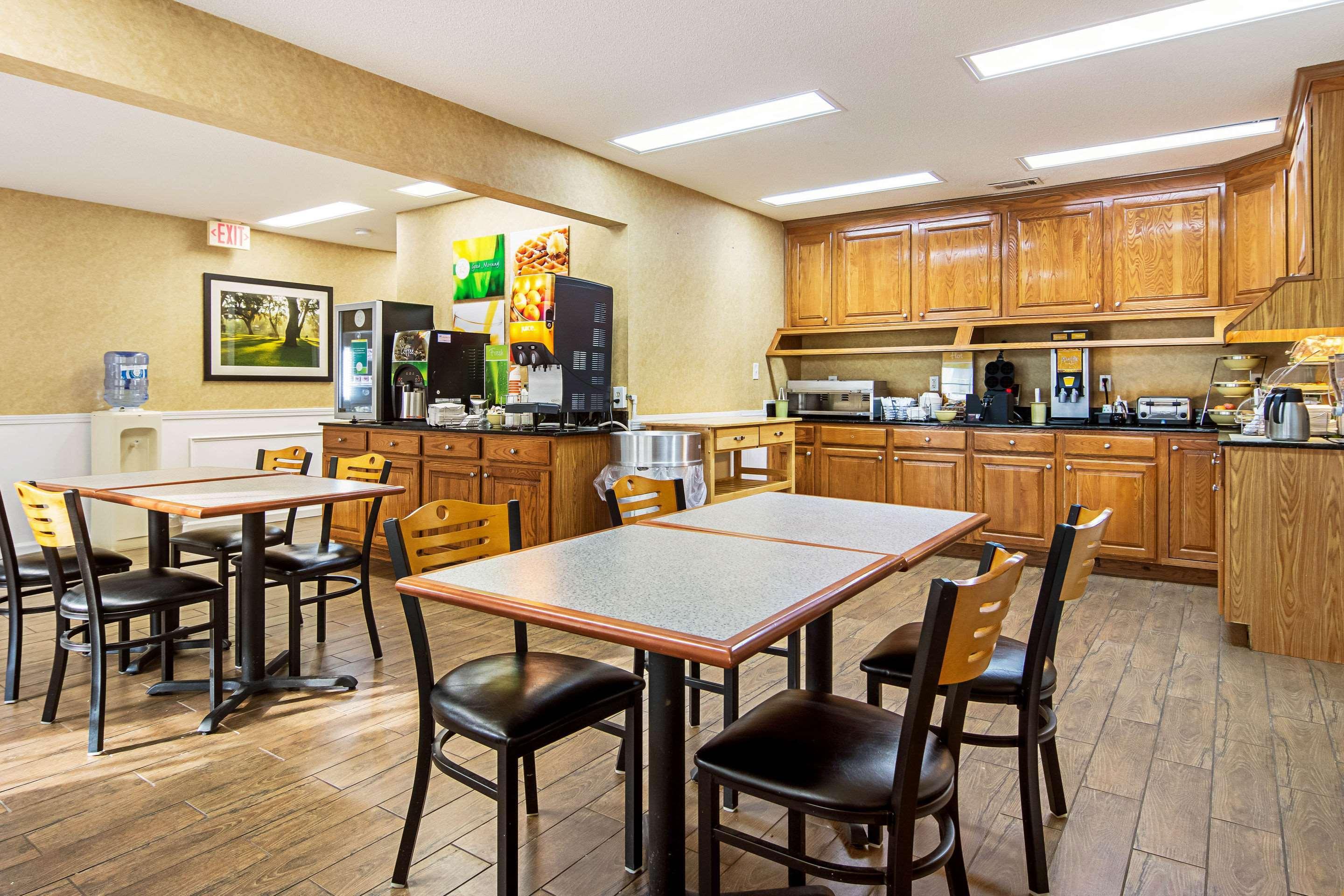 Quality Inn Thomaston Екстериор снимка